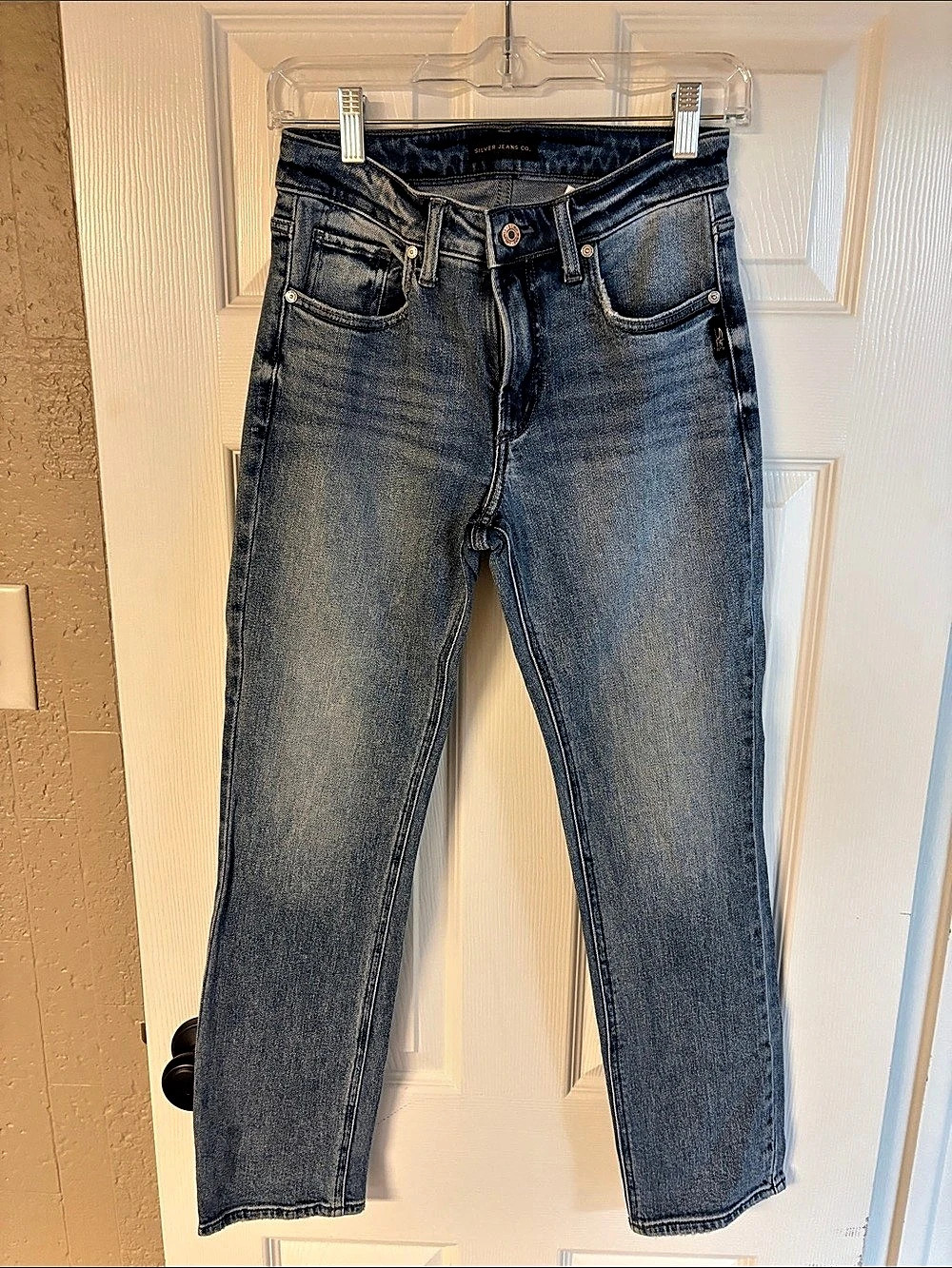 Silver Jeans Co. Most Wanted Ankle Straight. Straight Leg Jeans Blue Waist 25